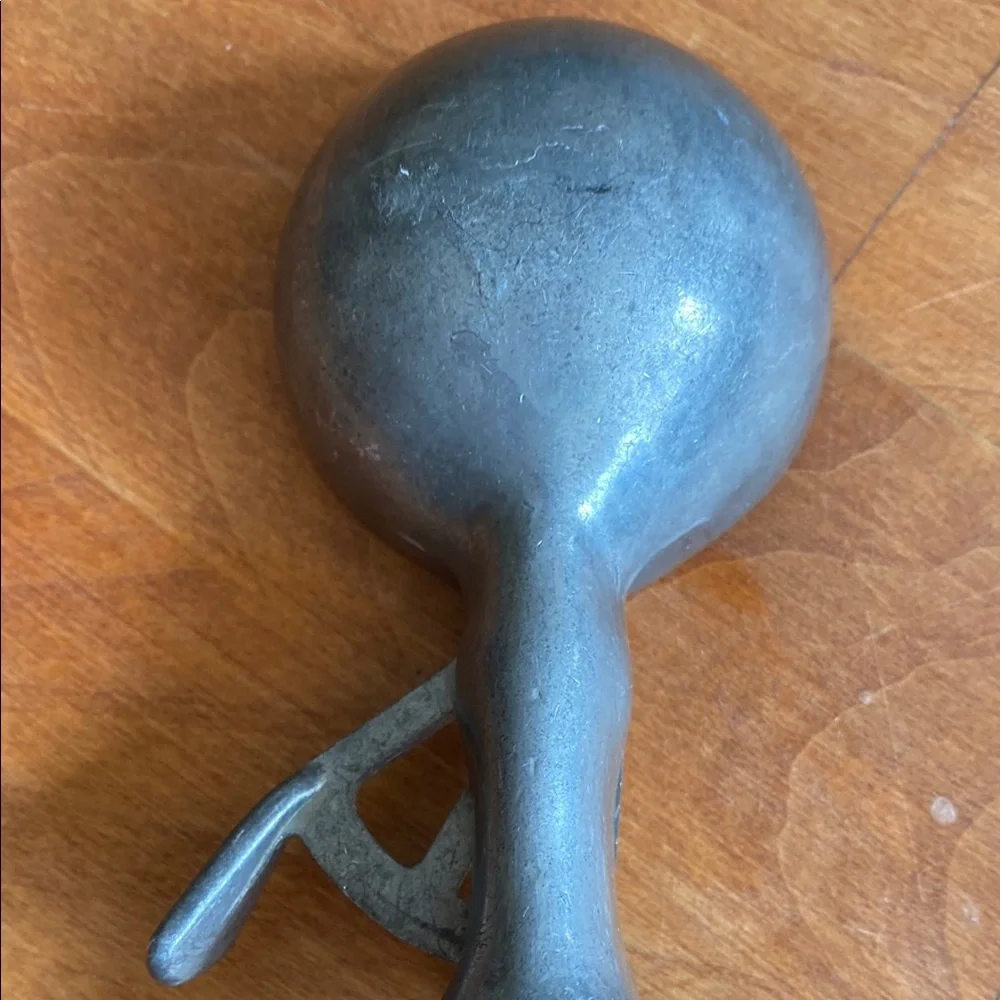 Vintage Peerless Metal Ice Cream Scoop with Black Handle
